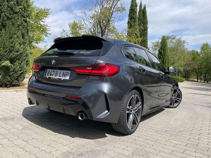 Usado BMW 116 Executive 150 CV (110 kW) 2021 Gris Utilitario