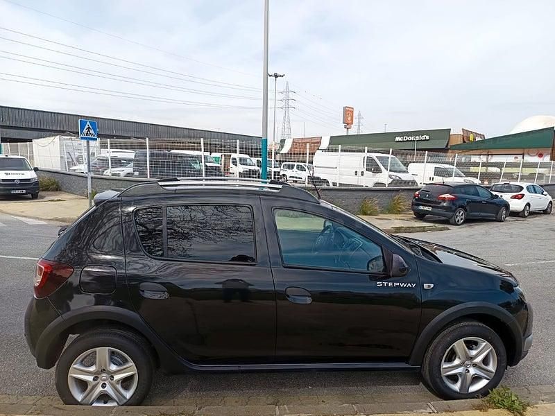 Usado Dacia Sandero Stepway 90 CV (66 kW) 2013 Negro Berlina