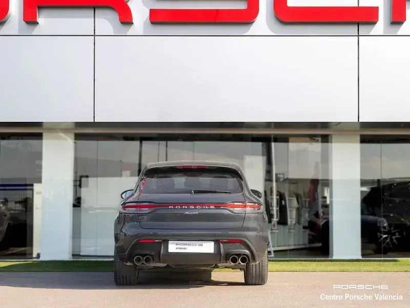 Usado Porsche Macan 265 CV (194 kW) 2022 Gris / plata SUV