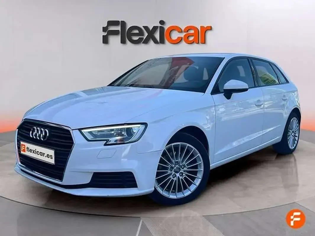 Usado Audi A3 Sportback 116 CV (85 kW) 2019 Blanco Utilitario
