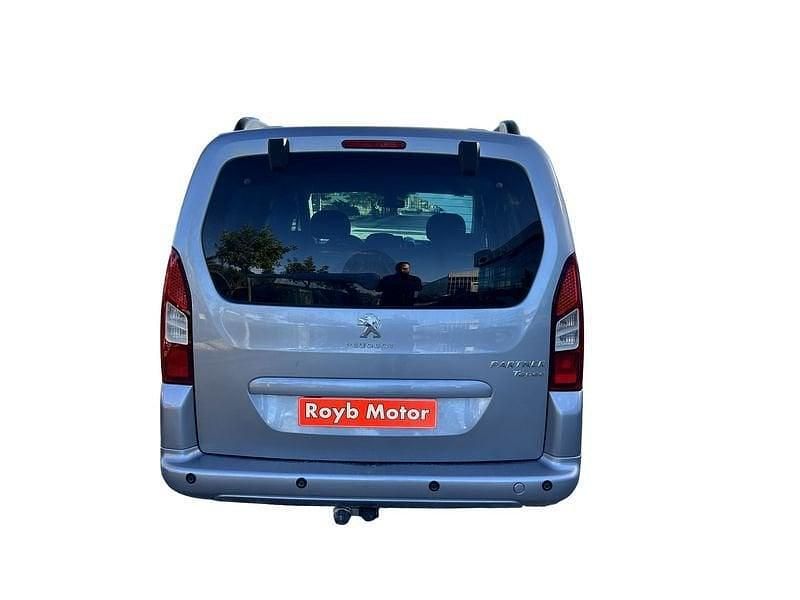 Usado Peugeot Partner Style 100 CV (73 kW) 2017 Gris Monovolumen