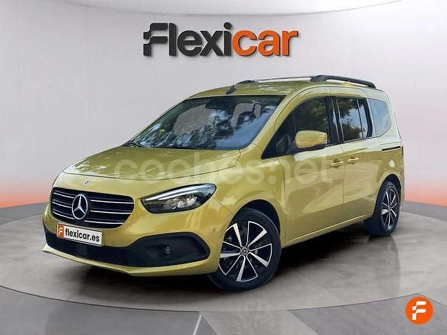 Usado Mercedes T180 116 CV (85 kW) 2024 Amarillo Monovolumen