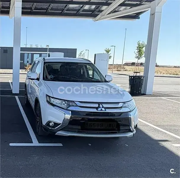 Usado Mitsubishi Outlander Motion 150 CV (110 kW) 2017 Blanco SUV