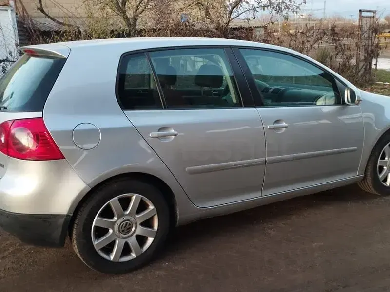 Usado VW Golf IV 110 CV (80 kW) 2004 Gris / plata Berlina