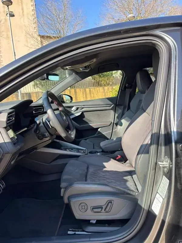 Usado Audi S3 Sportback Performance 333 CV (244 kW) 2024 Negro Utilitario
