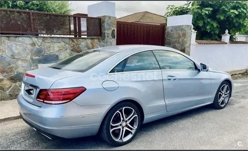 Usado Mercedes E220 Elegance 170 CV (125 kW) 2014 Gris / plata Coupe