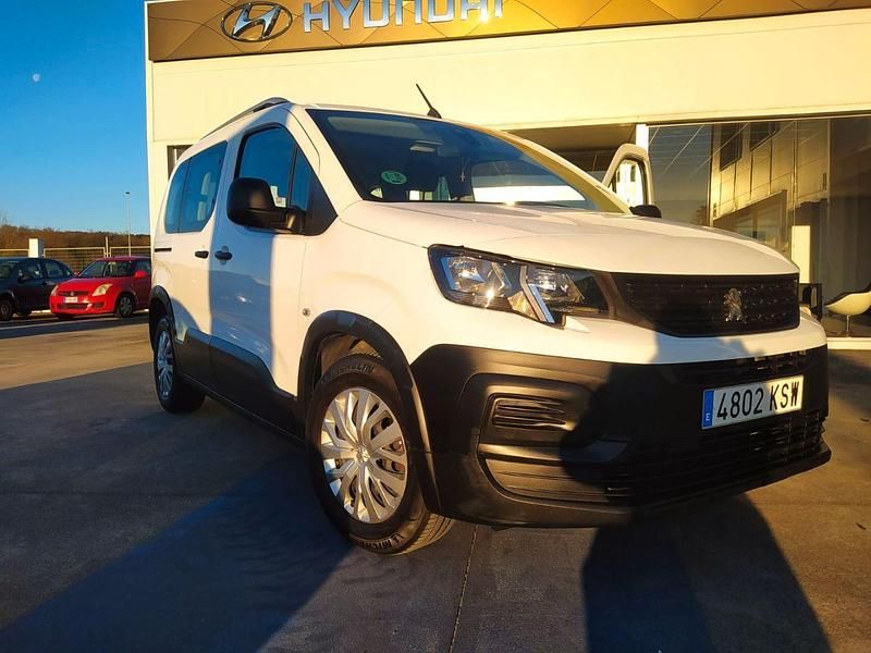 Usado Peugeot Rifter Access 90 CV (66 kW) 2019 Blanco Monovolumen