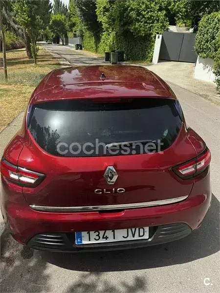 Usado Renault Clio IV Zen 120 CV (88 kW) 2016 Rojo Berlina