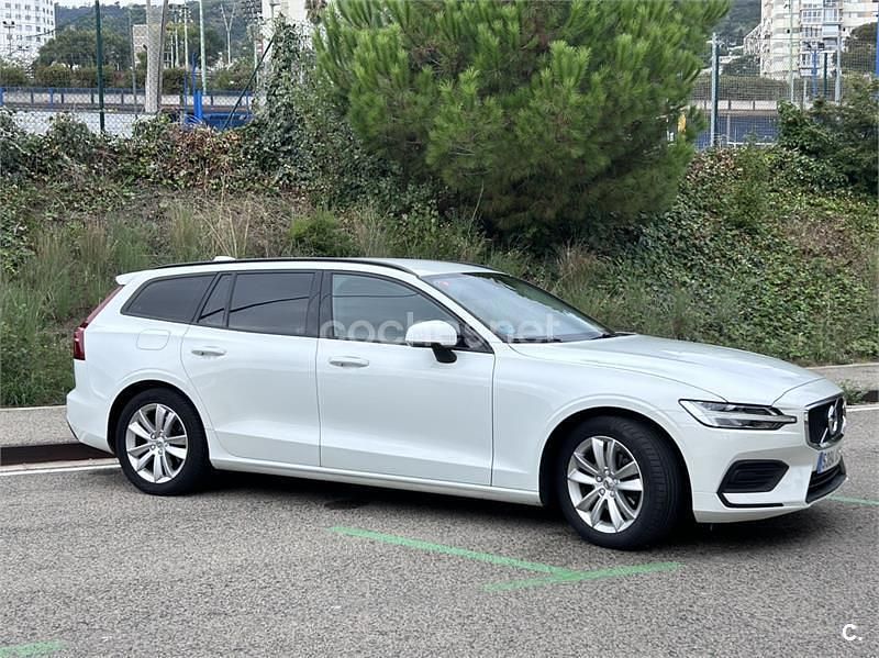 Usado Volvo V60 Momentum 150 CV (110 kW) 2019 Blanco Familiar