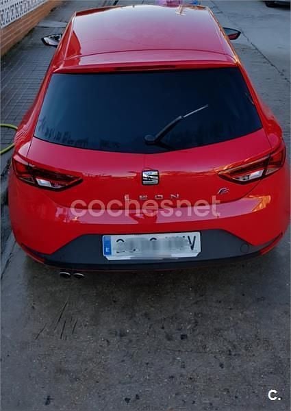 Usado Seat Leon FR 184 CV (135 kW) 2014 Rojo Berlina