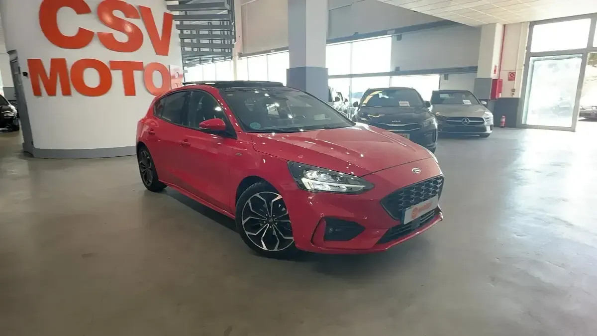 Usado Ford Focus ST-Line 125 CV (91 kW) 2020 Rojo Utilitario