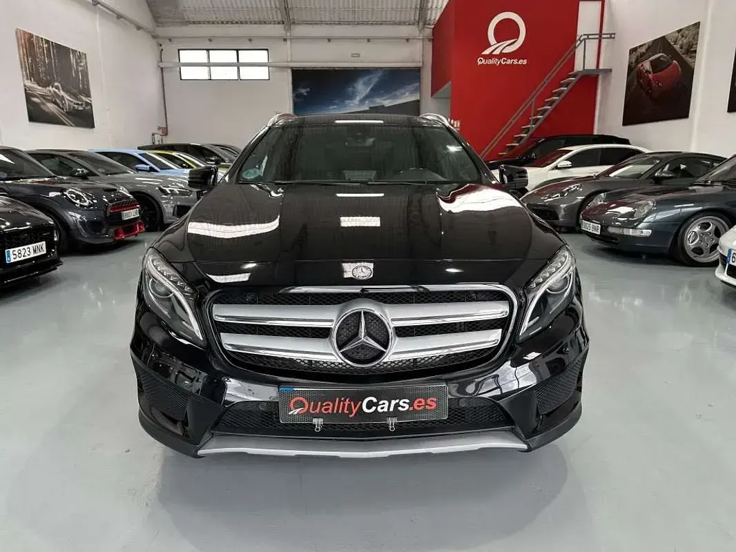 Usado Mercedes GLA200 AMG line 136 CV (100 kW) 2016 Negro SUV
