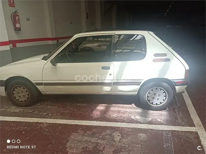 Usado Peugeot 205 GTi 95 CV (69 kW) 1990 Blanco Berlina