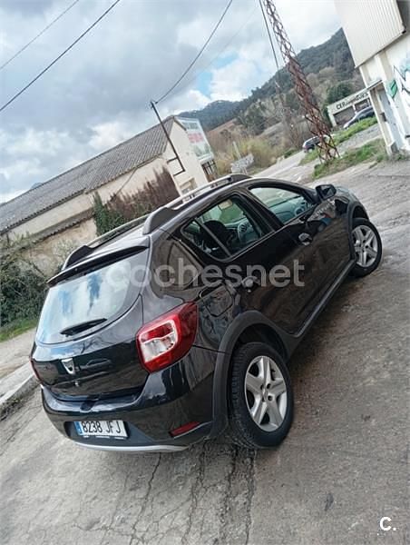 Usado Dacia Sandero Stepway 90 CV (66 kW) 2015 Negro Berlina