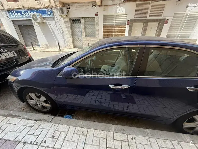 Usado Honda Accord Luxury 150 CV (110 kW) 2011 Azul Berlina