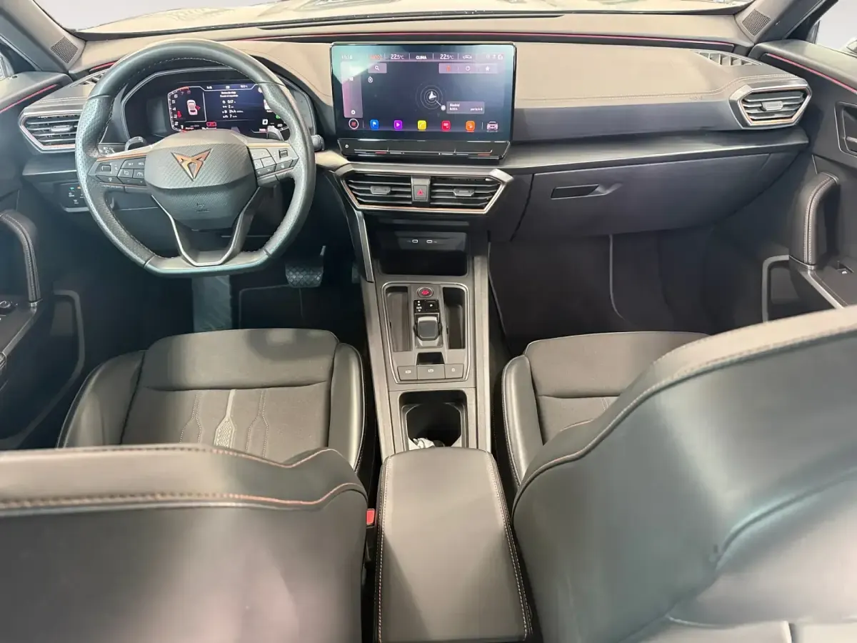 Usado Cupra Formentor 150 CV (110 kW) 2021 Gris/plata SUV