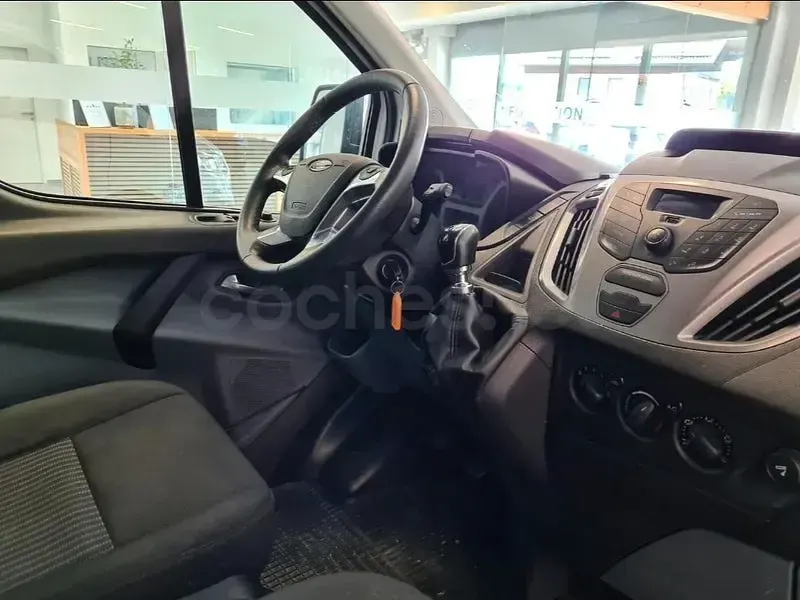 Usado Ford 300 Titanium 125 CV (91 kW) 2015 Blanco Monovolumen