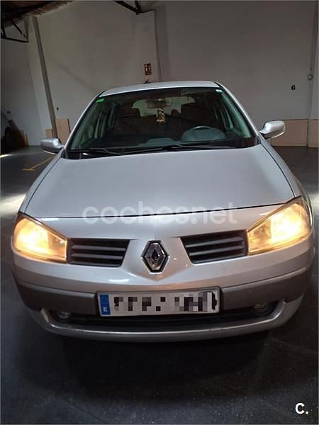Gris / plata Usado 2005 Renault Mégane II Dynamique Berlina | 4500 € (Caro) - Imagen 1/4