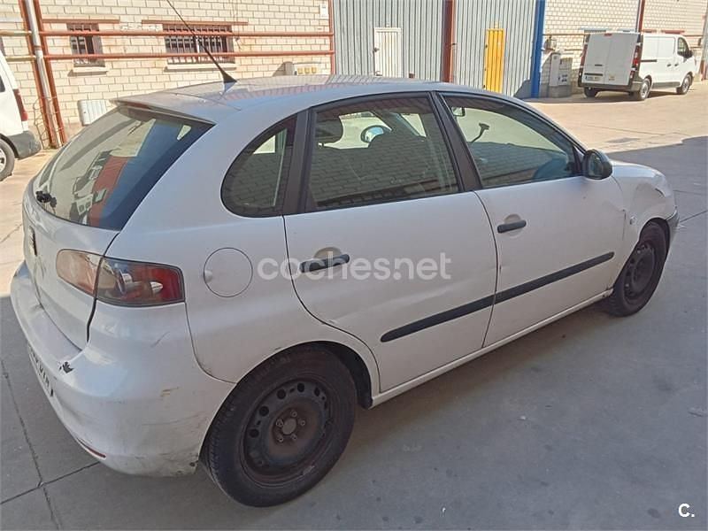 Usado Seat Ibiza Reference 70 CV (51 kW) 2006 Blanco Utilitario