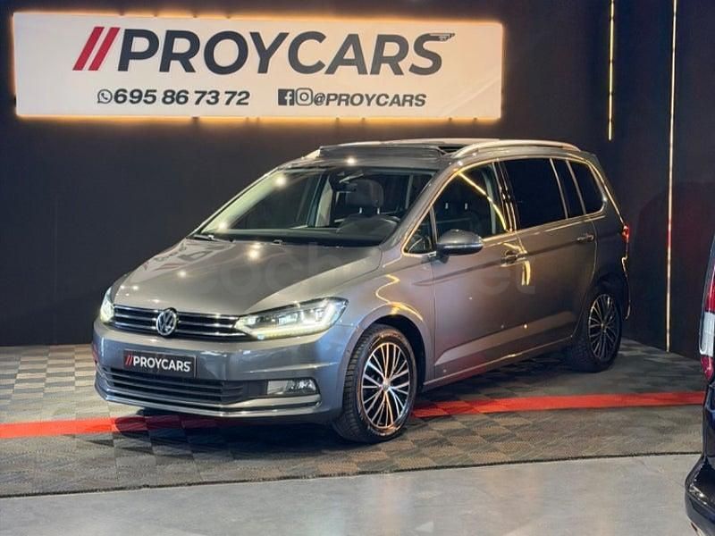 Usado VW Touran Sportline 150 CV (110 kW) 2016 Gris / plata Monovolumen