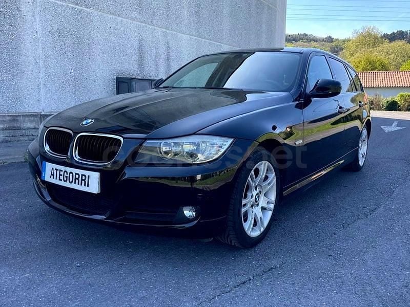 Usado BMW 318 143 CV (105 kW) 2012 Negro Familiar