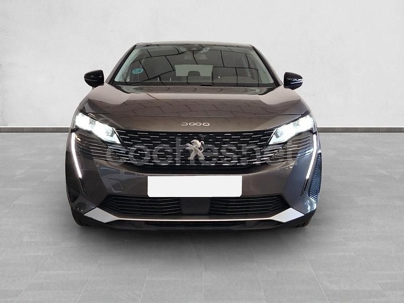 Usado Peugeot 3008 Allure 130 CV (95 kW) 2022 Gris / plata SUV