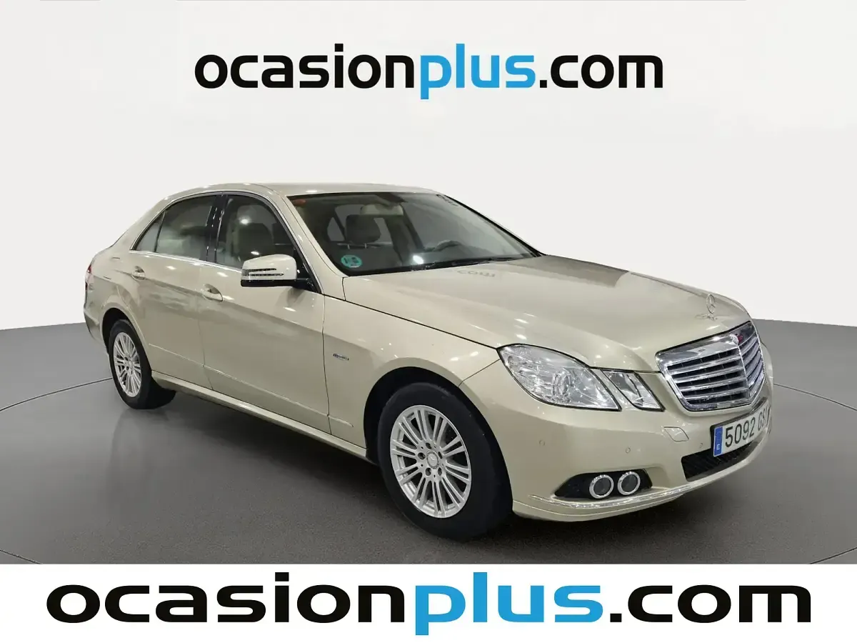 Usado Mercedes E350 Elegance 292 CV (214 kW) 2010 Beige Berlina