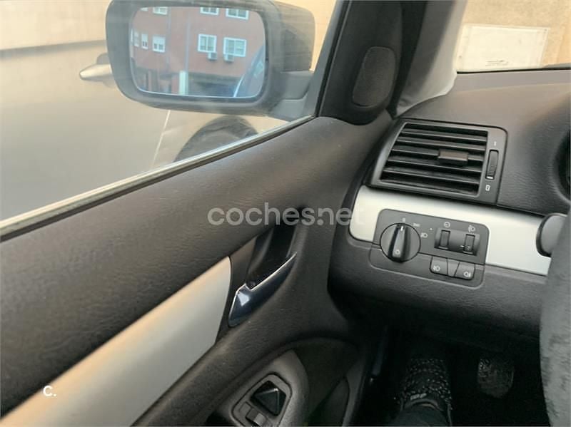 Azul Usado 2002 BMW 320 Berlina | 3300 € (Precio justo) - Imagen 1/4