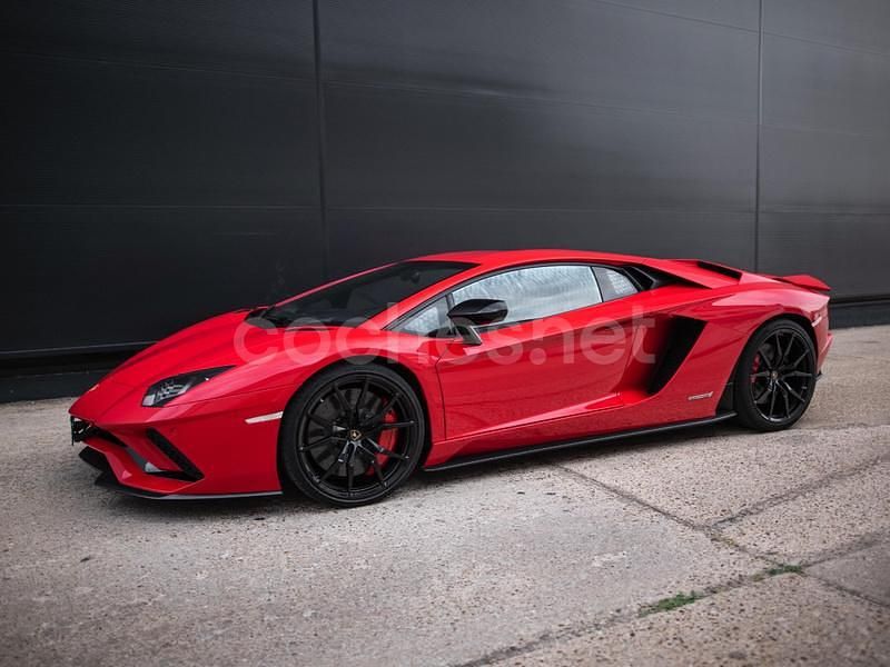 Usado Lamborghini Aventador 700 CV (514 kW) 2018 Rojo Coupe