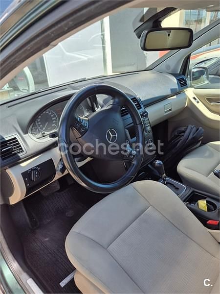 Usado Mercedes A180 Exclusive 109 HP (80 kW) 2010 Verde Monovolume
