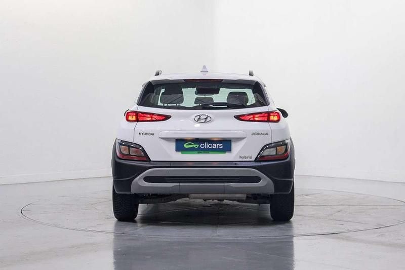 Usado Hyundai Kona 105 HP (77 kW) 2021 Branco SUV