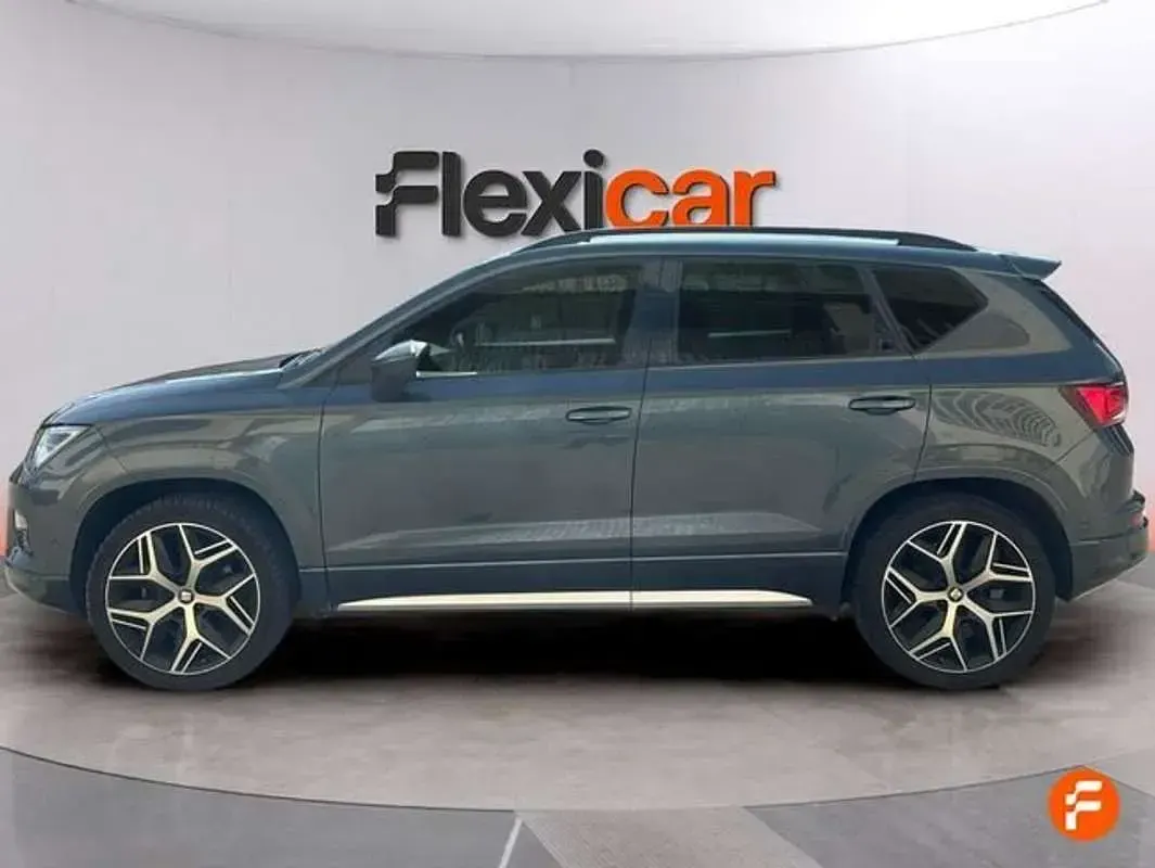 Usado Seat Ateca 4Drive 190 CV (139 kW) 2019 Gris SUV