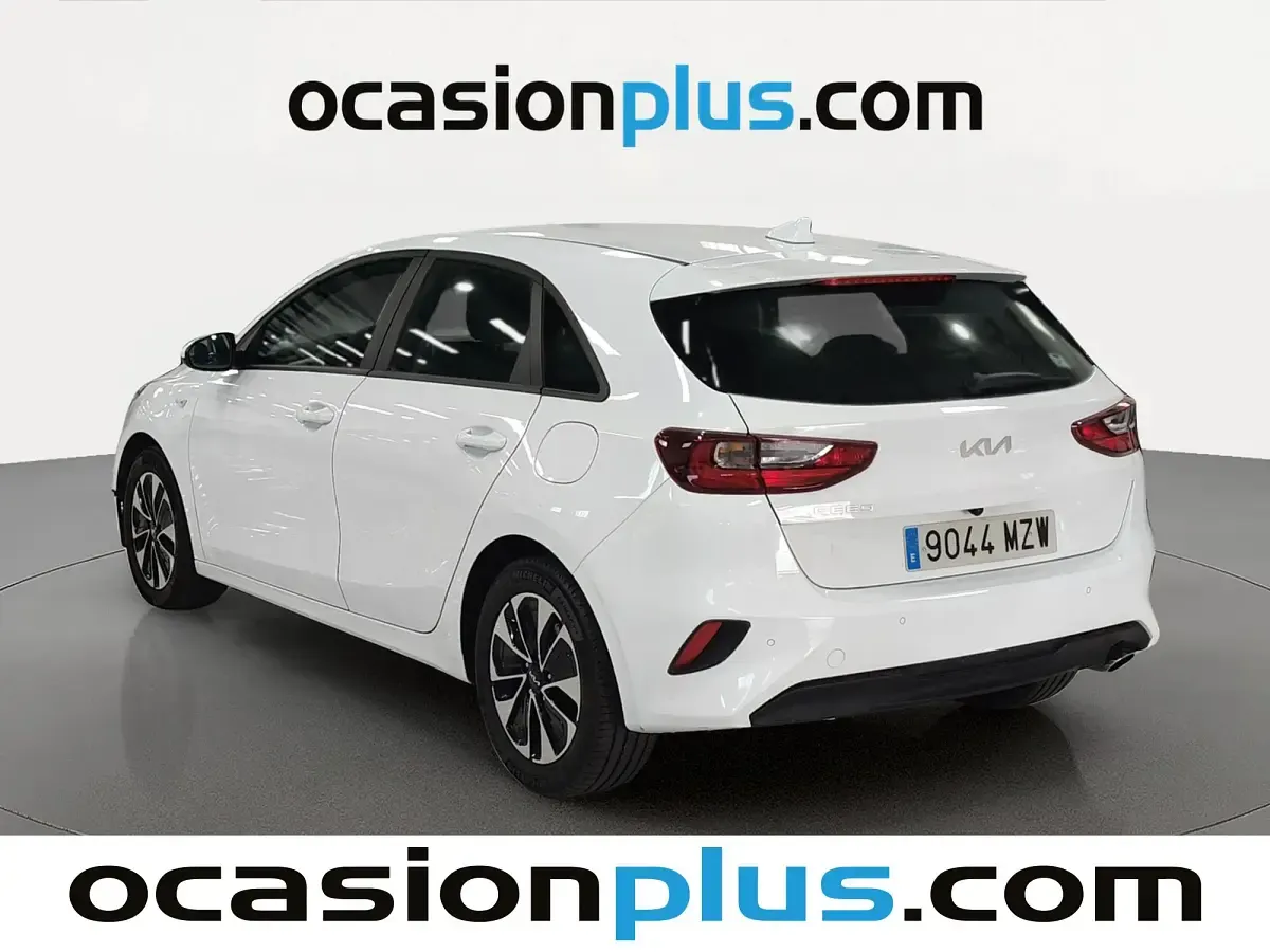 Usado Kia Ceed 101 CV (74 kW) 2025 Blanco Utilitario