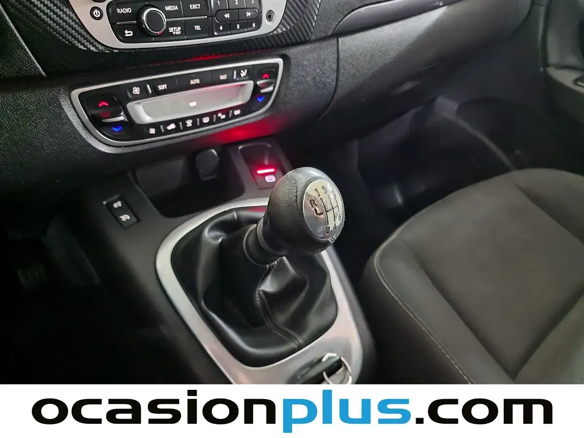 Usado Renault Grand Scénic III LIMITED 110 CV (80 kW) 2015 Gris plata Monovolumen