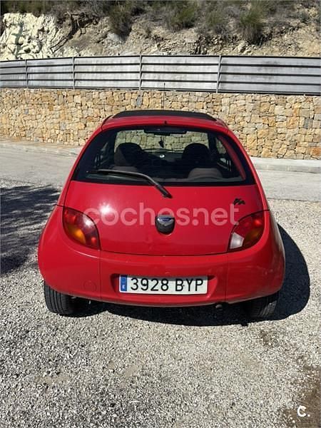 Usado Ford Ka 60 CV (44 kW) 2002 Rojo Utilitario
