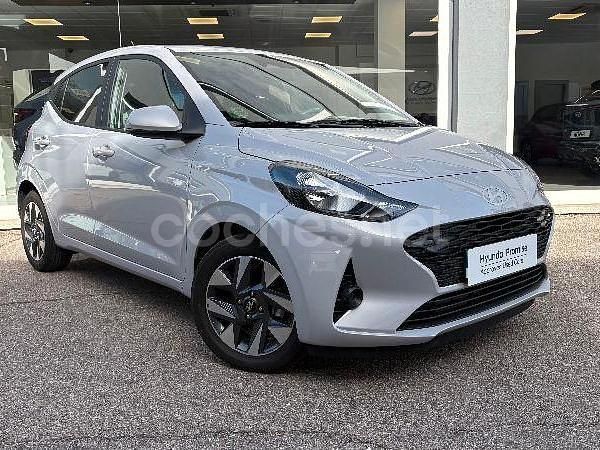 Usado Hyundai i10 63 CV (46 kW) 2025 Gris / plata Utilitario
