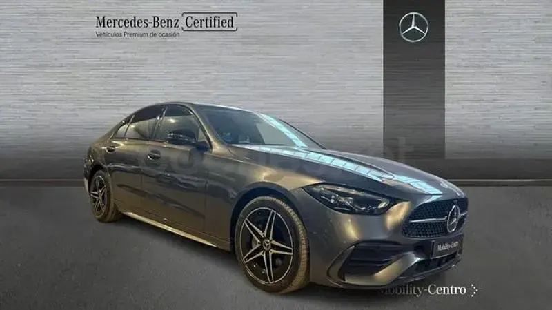 Usado Mercedes C300e 313 CV (230 kW) 2025 Gris / plata Berlina