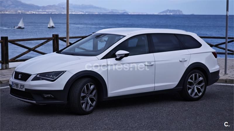 Usado Seat Leon ST 180 CV (132 kW) 2016 Blanco Familiar