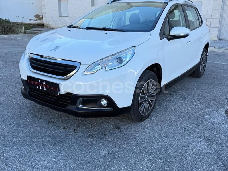 Usado Peugeot 2008 Allure 100 CV (73 kW) 2015 Blanco SUV