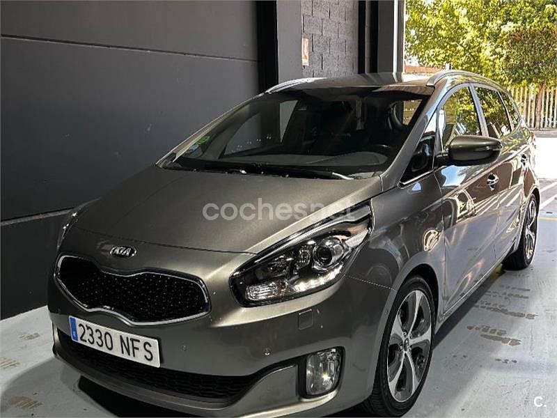 Gris / plata Usado 2016 Kia Carens Monovolumen | 13.999 € (Precio justo) - Imagen 1/4