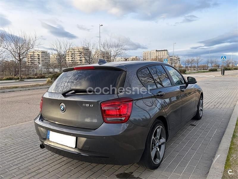 Używany BMW 118 Sport Line 143 KM (105 kW) 2012 Szary Hatchback