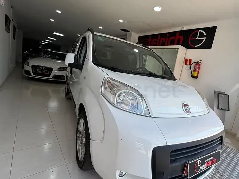Usado Fiat Qubo Dynamic 80 CV (58 kW) 2016 Blanco Monovolumen