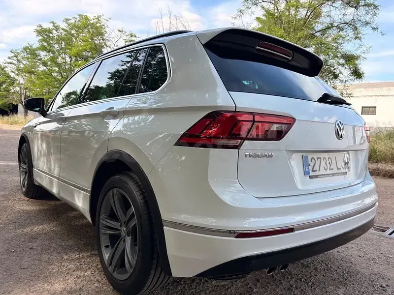 Usado VW Tiguan R-line 150 CV (110 kW) 2020 Blanco SUV