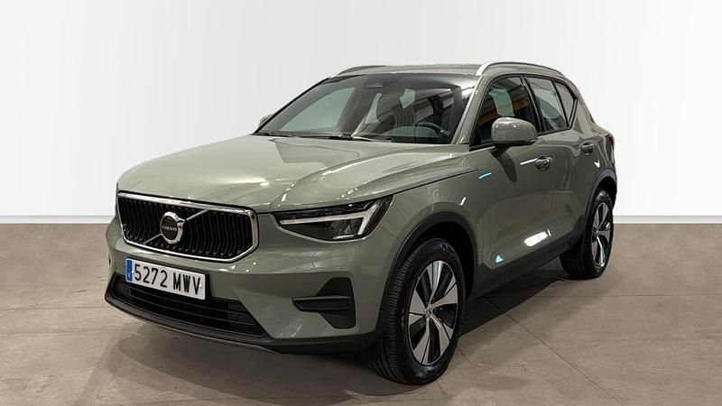 Verde Usado 2024 Volvo XC40 Core SUV | 32.900 € (Buen precio) - Imagen 1/3