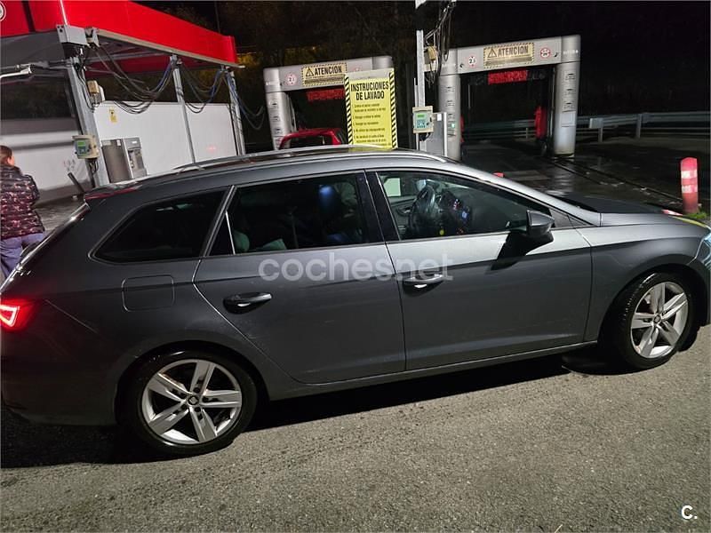 Usado Seat Leon ST FR 150 CV (110 kW) 2017 Gris / plata Familiar