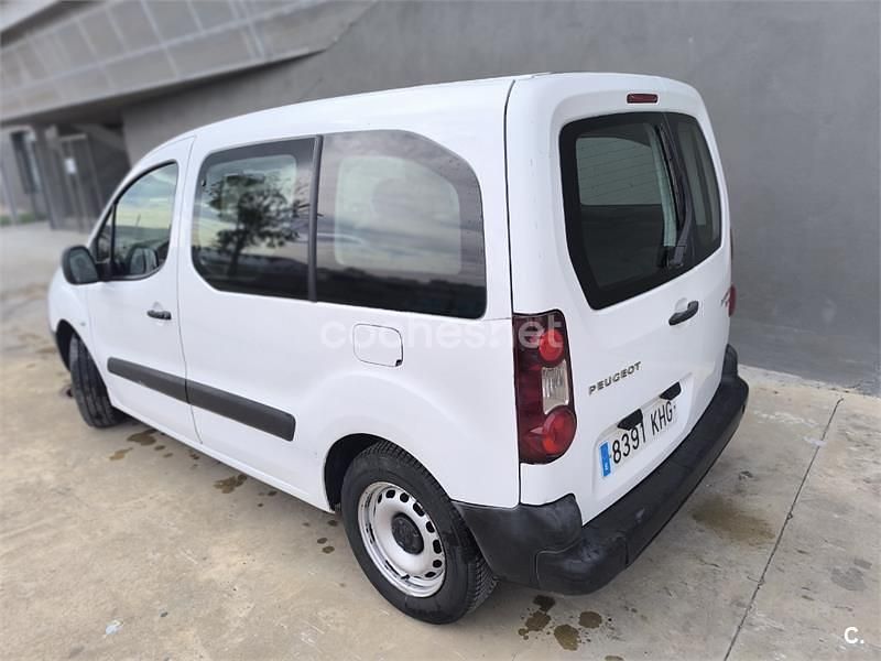 Blanco Usado 2016 Peugeot Partner Tepee Outdoor Monovolumen | 6700 € (Buen precio) - Imagen 1/4