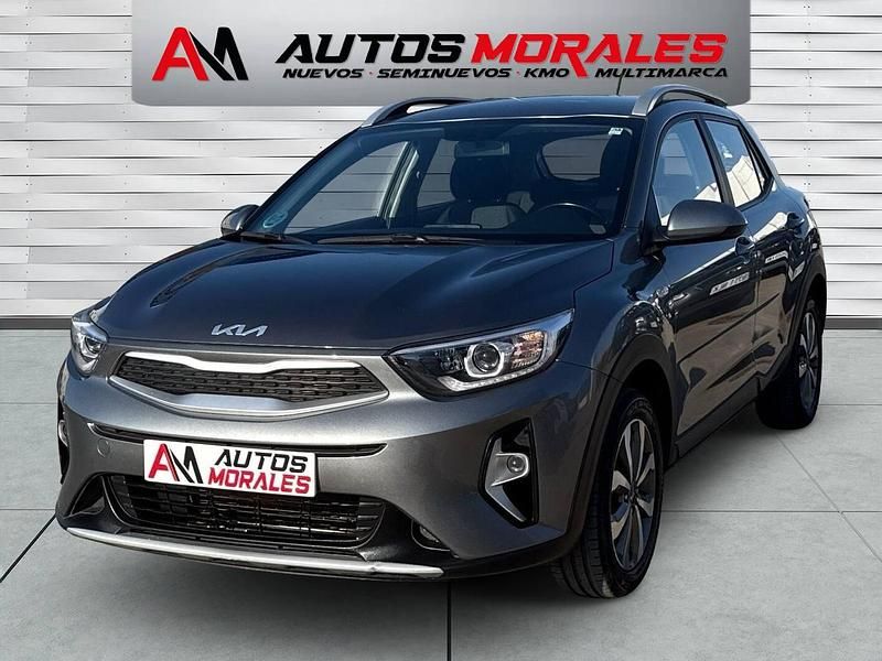 Usado Kia Stonic 84 HP (61 kW) 2023 Cinzento SUV
