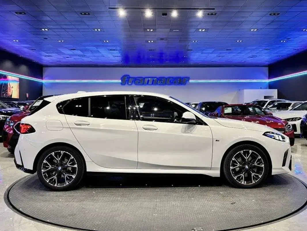 Usado BMW 120 Sport Line 163 CV (119 kW) 2025 Blanco Utilitario