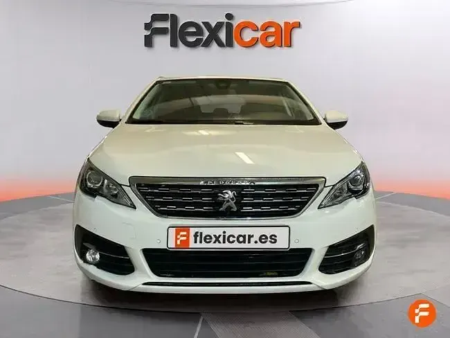 Begagnad Peugeot 308 SW Allure 130 HK (95 kW) 2020 Vit Kombi