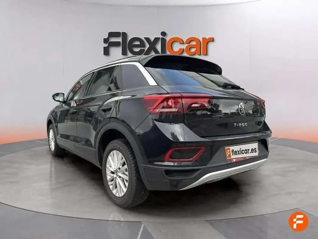 Usado VW T-Roc 116 CV (85 kW) 2025 Negro SUV